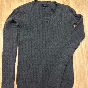 Long sleeves cable knit sweater